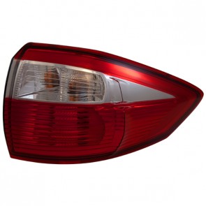 Feu arrière sur aile Ford C MAX
